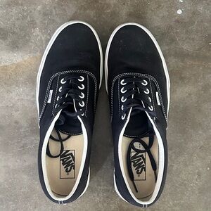 Vans Men's Black and White Sneakers